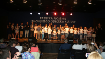 Kolejnego etapu XII Ogólnopolskiego Festiwalu Piosenki Majki Jeżowskiej „Rytm i melodia” w Radomiu z łukowskimi wokalistkami